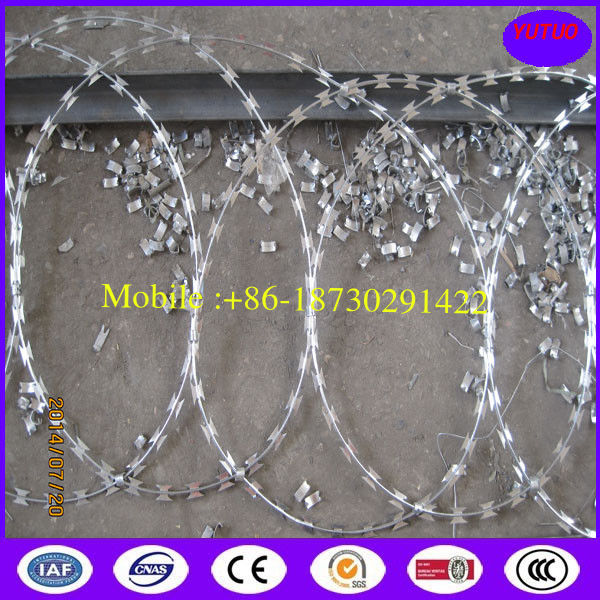 China High security Hot Dipped Galvanized 600mm Flat Wrap Razor Wire with heavy clips