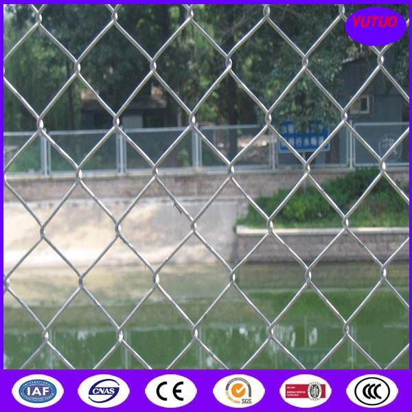 ASTM A392 standard heavily galvanized chain link fence with posts and