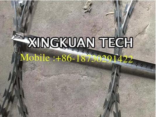 20cm space Flat Wrap Razor Wire 900mm Coil Diameter for fence