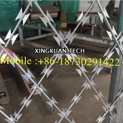 Welded Razor Barbed Wire Mesh Fence With Blade Type BTO-22 For Security Fencing