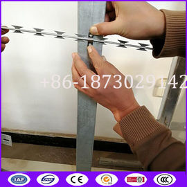 4 Meter Long Conertina Electricity Fence Barbed Wire In Straight Line