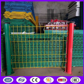 3m Peach Shape  pole along with Triangle Bending Panel from China as fence application