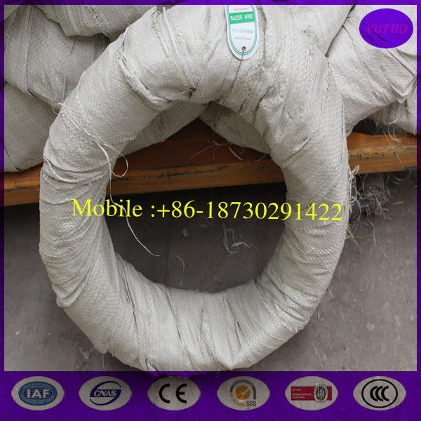 700mm coil diameter bto-30  concertina cross Razor barbed wire for Ghana market