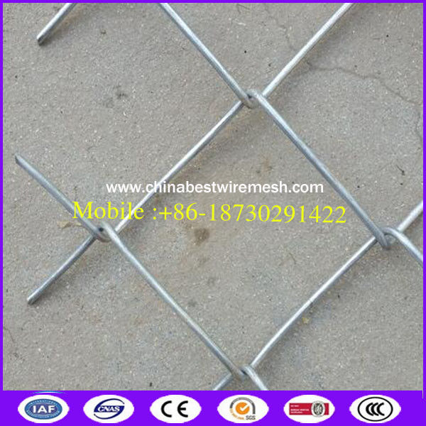 ASTM A392 standard heavily galvanized chain link fence with posts and installing accessories with 366 grams zinc coating